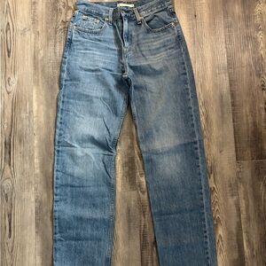 Levis Medium Wash Low Pro Straight